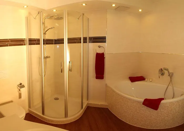 Waldhaus Lauenhain 3*